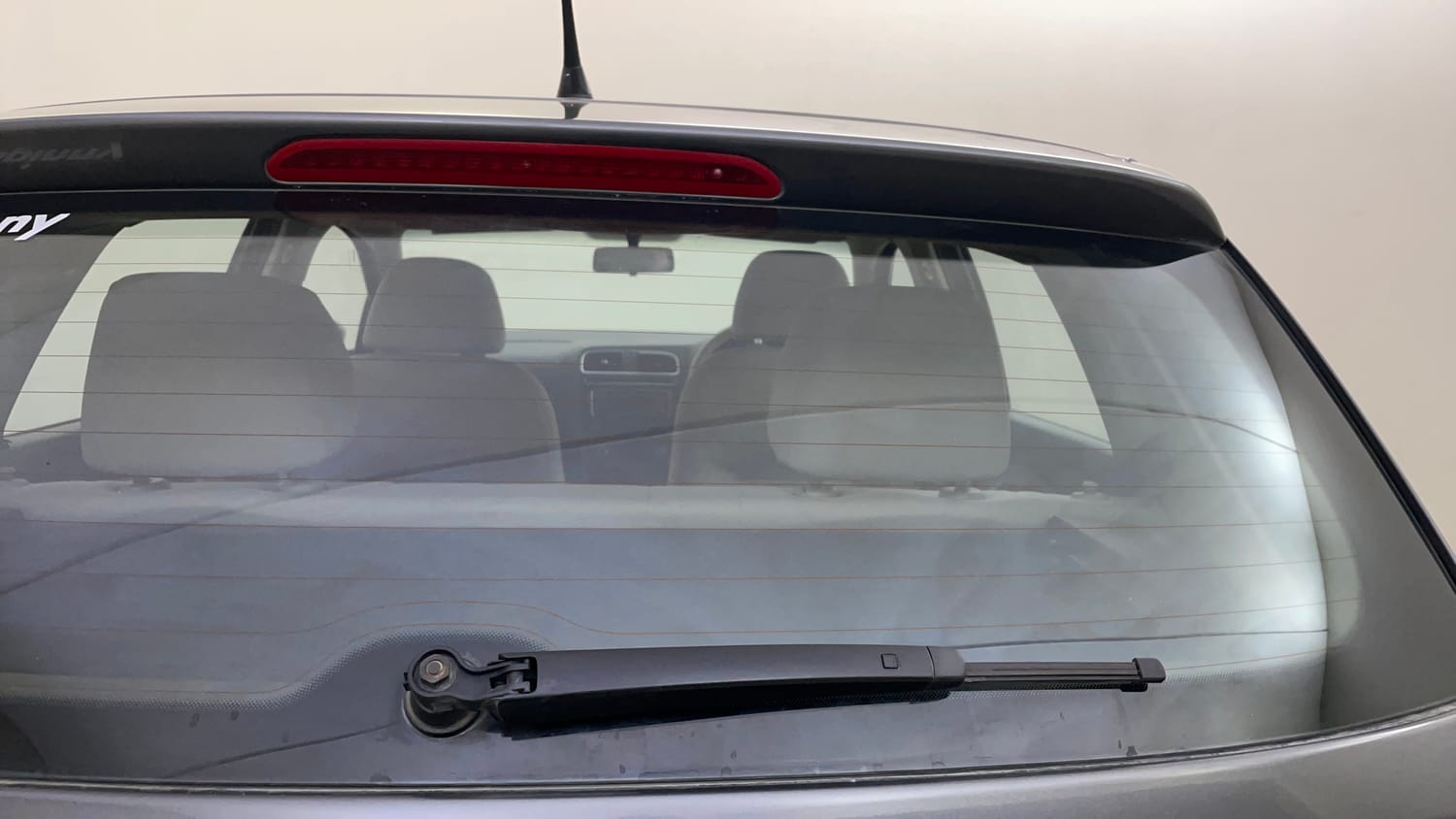 Used 2014 Volkswagen Polo Highline1.2L (P) Petrol Manual top_features Rear wiper