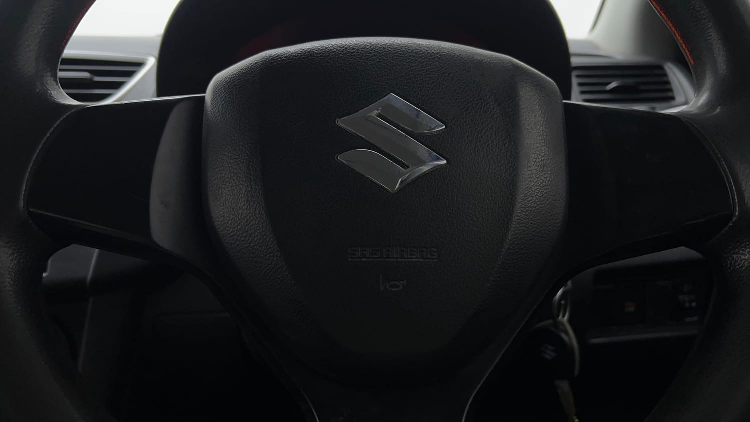 Used 2017 Maruti Suzuki Swift LXi (O) Petrol Manual top_features Airbags