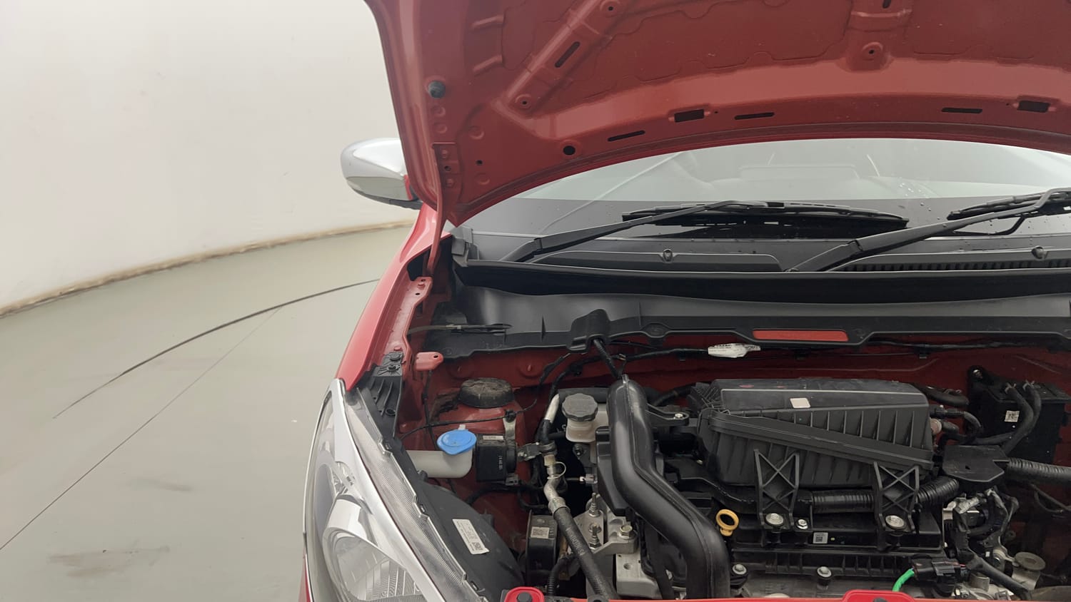 Used 2024 Maruti Suzuki Celerio ZXi Plus Petrol Manual engine ENGINE RIGHT SIDE HINGE & APRON VIEW