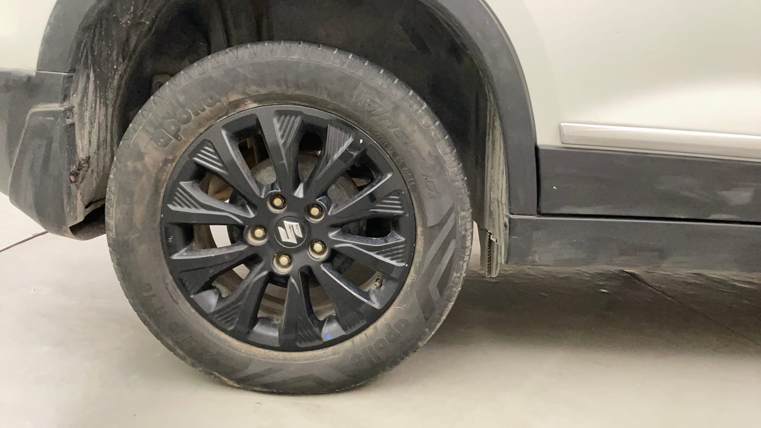 Used 2021 Maruti Suzuki Vitara Brezza ZXi AT SHVS Petrol Automatic tyres RIGHT REAR TYRE RIM VIEW