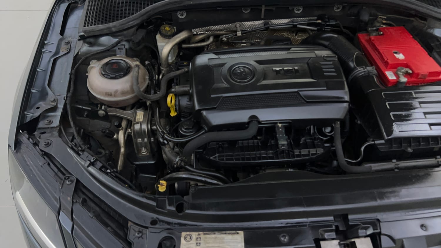 Used 2018 Skoda Octavia 1.8 TSI L&K Petrol Automatic engine ENGINE RIGHT SIDE VIEW