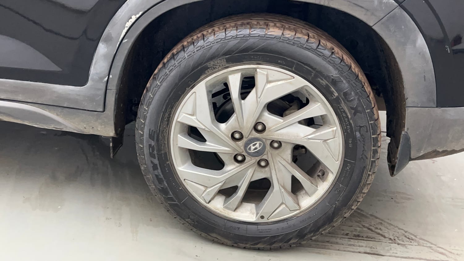 Used 2023 Hyundai Creta SX 1.5 Petrol Petrol Manual tyres LEFT REAR TYRE RIM VIEW