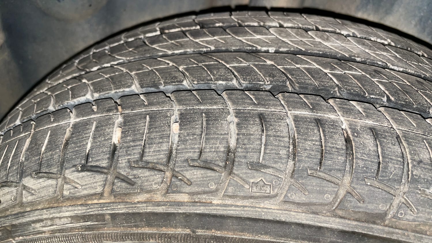 Used 2014 Volkswagen Polo Highline1.2L (P) Petrol Manual tyres RIGHT REAR TYRE TREAD VIEW