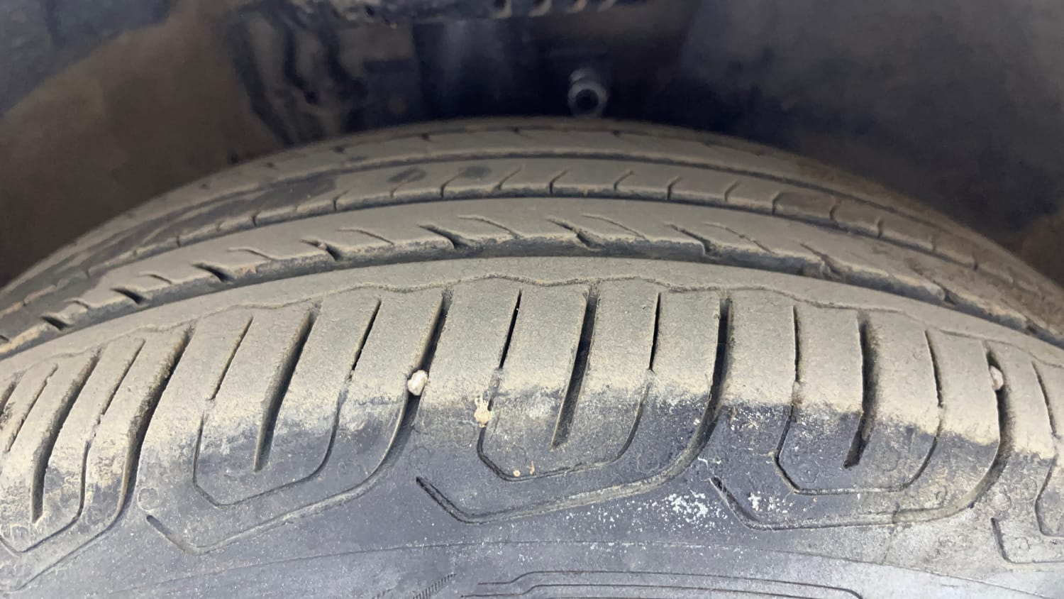Used 2016 Skoda Rapid 1.5 TDI CR Style Plus AT Diesel Automatic tyres RIGHT FRONT TYRE TREAD VIEW