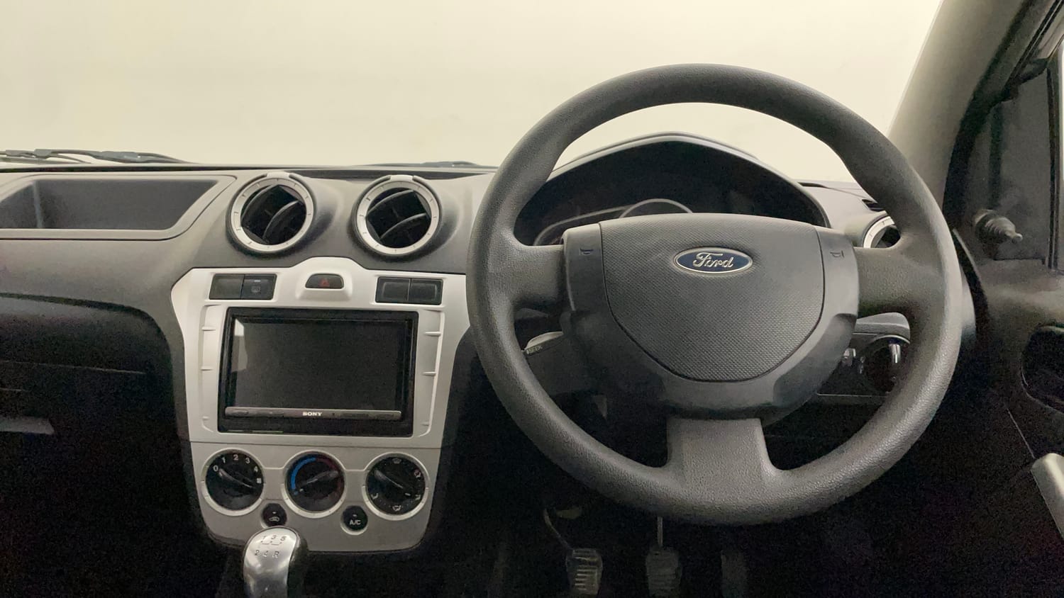Used 2013 Ford Figo Duratec Petrol ZXI 1.2 Petrol Manual interior STEERING VIEW