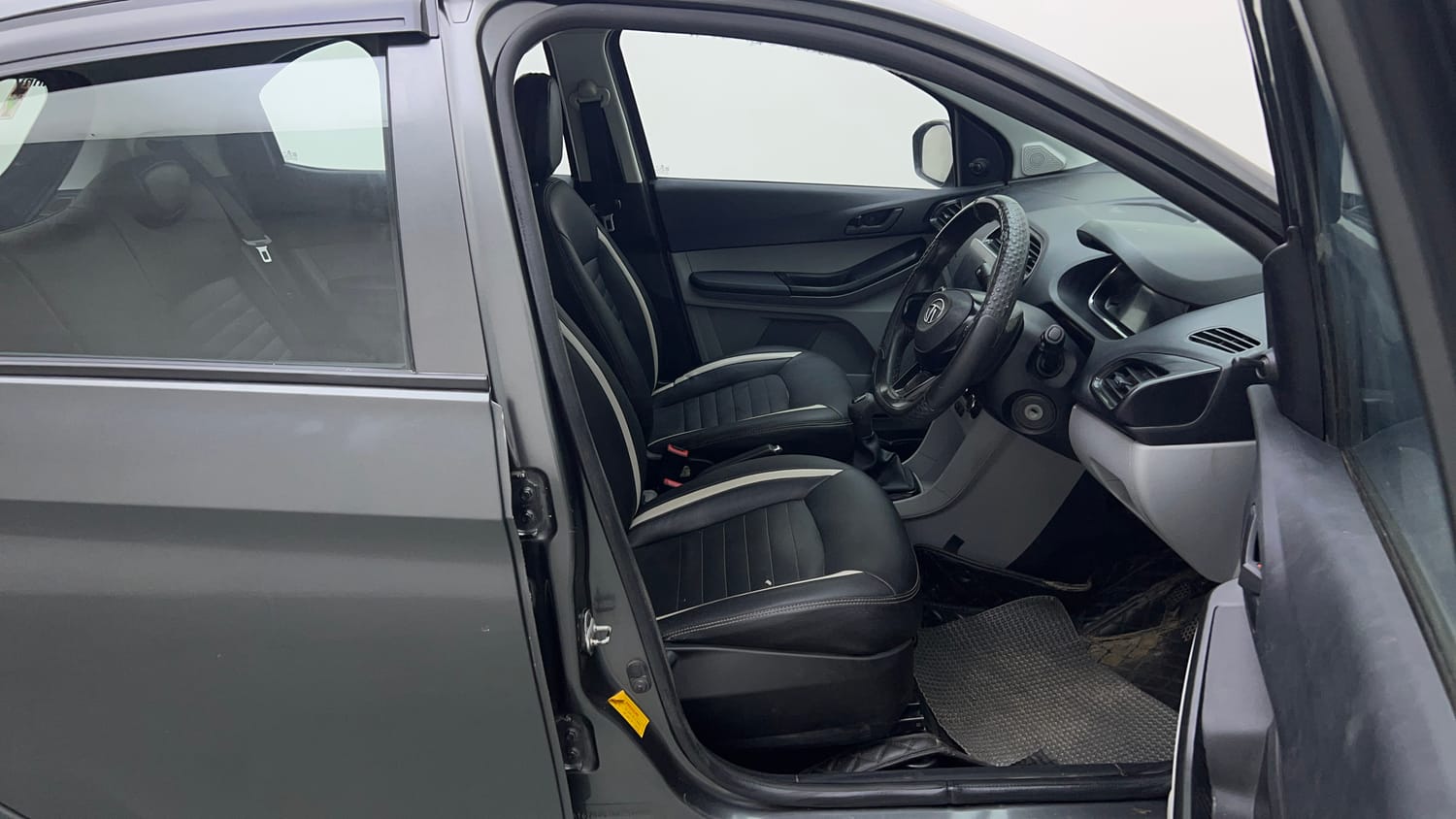 Used 2022 Tata Tiago XE Petrol Manual interior RIGHT SIDE FRONT DOOR CABIN VIEW