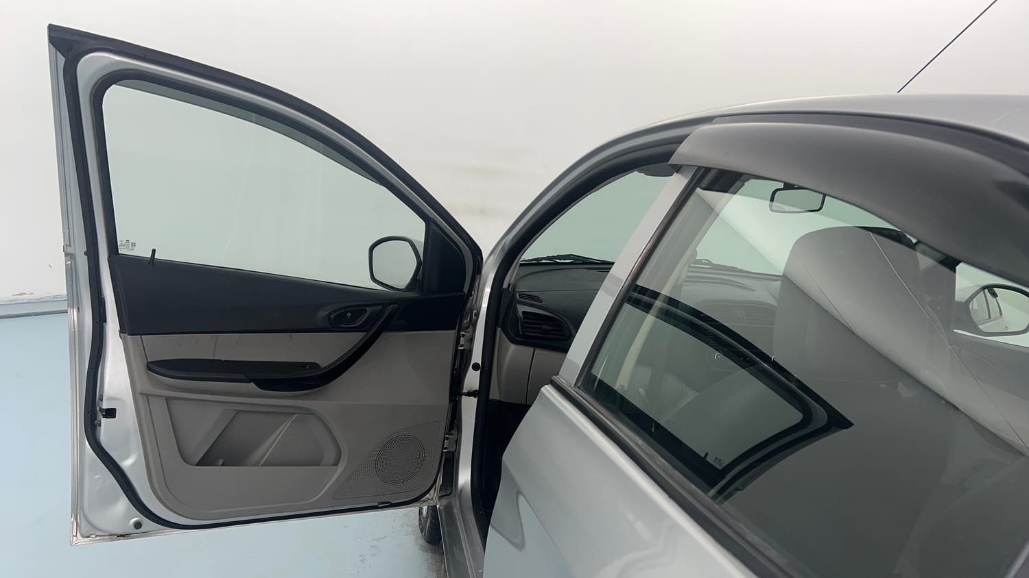 Used 2019 Tata Tiago Revotron XZ w/o Alloy Petrol Manual interior LEFT FRONT DOOR OPEN VIEW