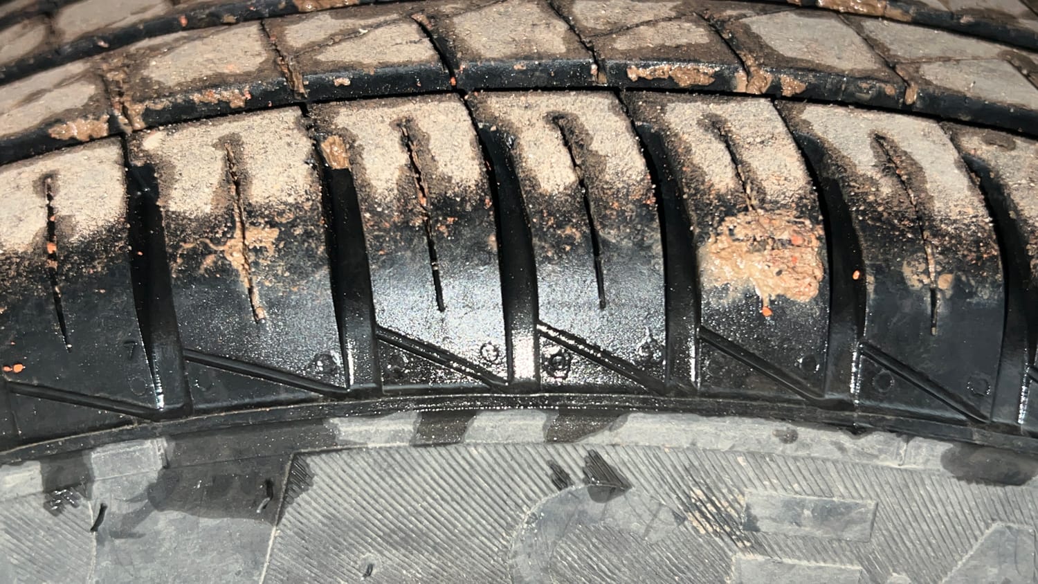 Used 2025 Hyundai Grand i10 Nios Magna 1.2 Kappa Petrol Manual tyres RIGHT REAR TYRE TREAD VIEW