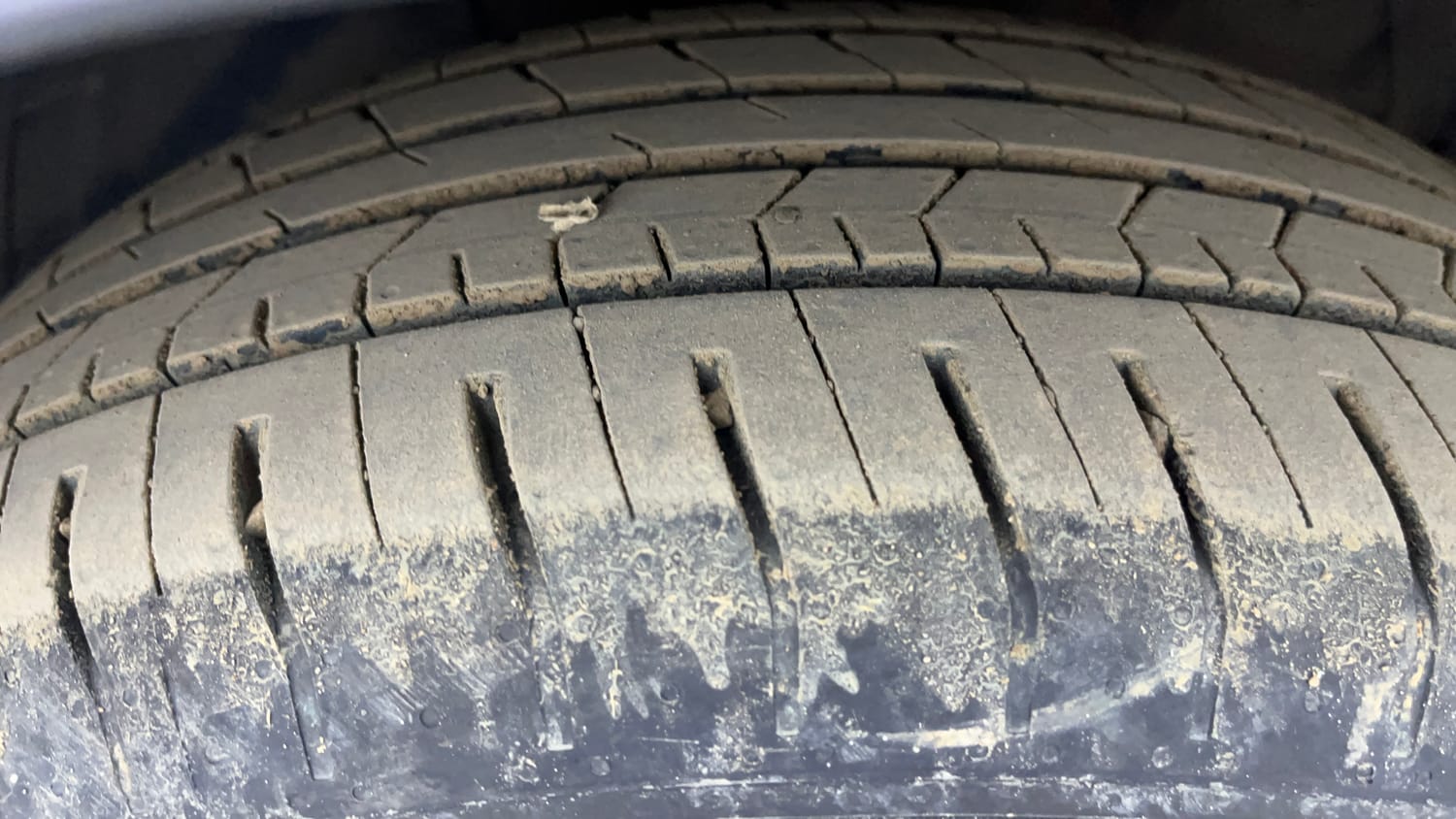 Used 2026 Hyundai Verna 1.5 MPi Petrol IVT HX 6 Petrol Automatic tyres LEFT FRONT TYRE TREAD VIEW