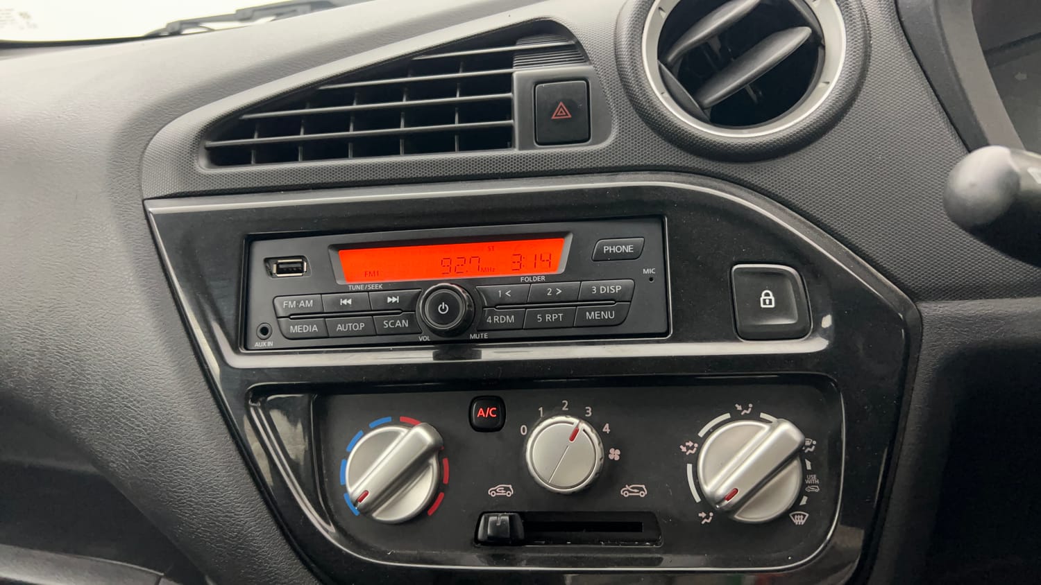 Used 2018 Datsun Redi-GO S 1.0 AMT Petrol Automatic interior MUSIC SYSTEM & AC CONTROL VIEW