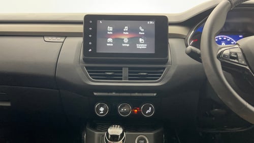 Used 2021 Renault Kiger RXZ 1.0 Turbo MT Petrol Manual top_features Integrated (in-dash) music system