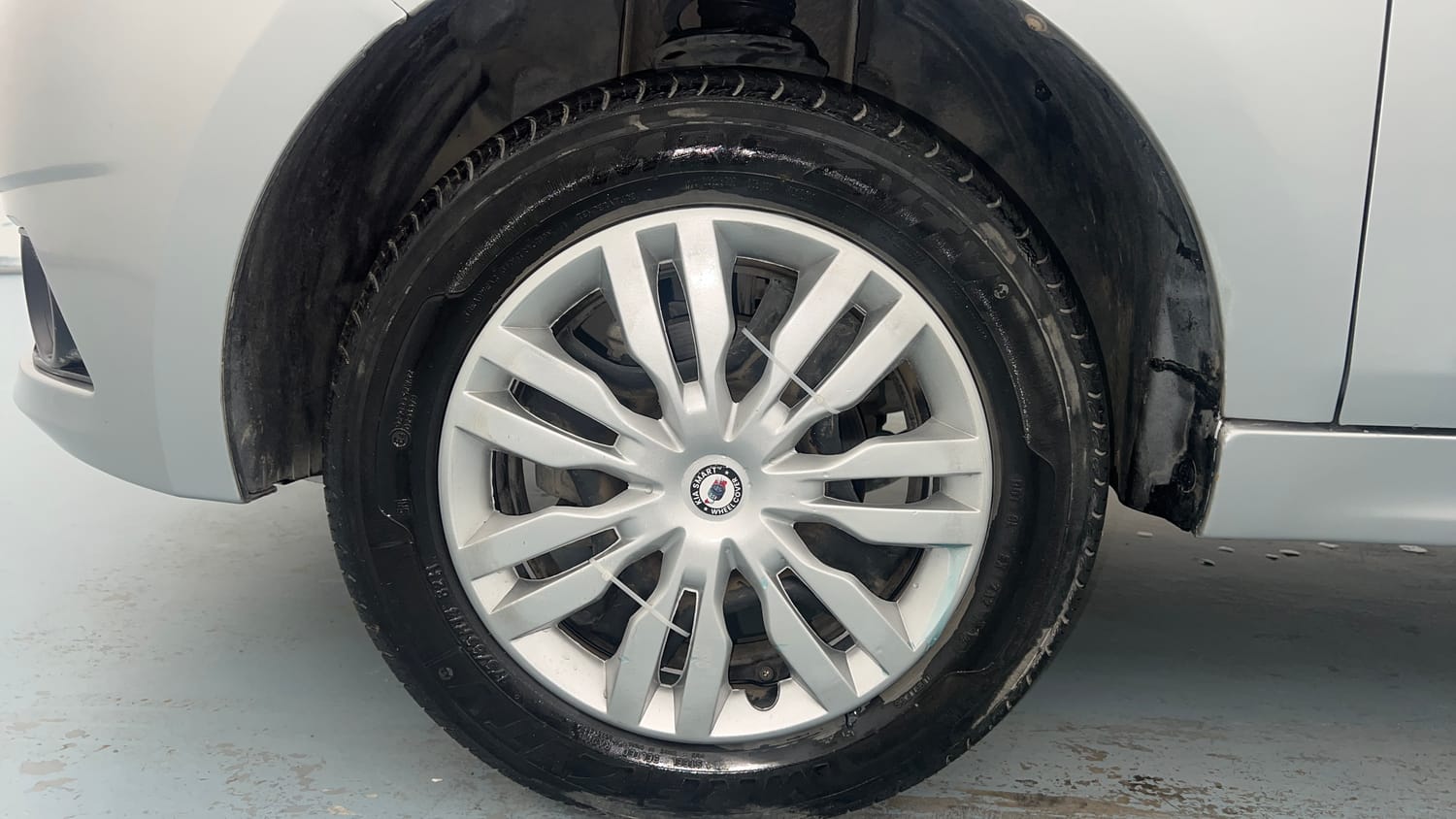 Used 2019 Tata Tiago Revotron XZ w/o Alloy Petrol Manual tyres LEFT FRONT TYRE RIM VIEW