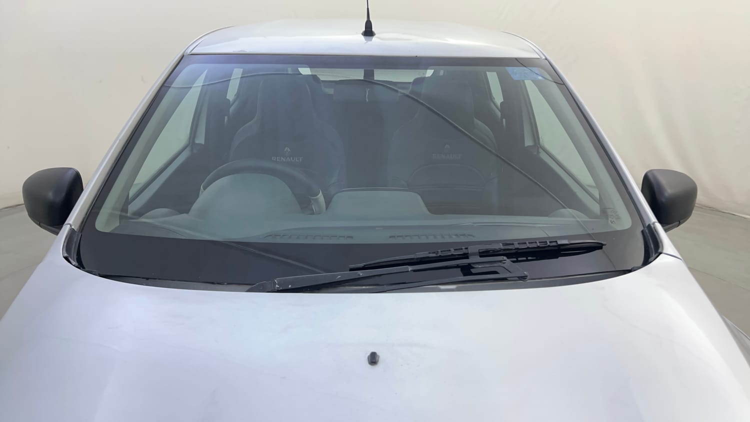 Used 2016 Renault Kwid RXT Petrol Manual exterior FRONT WINDSHIELD VIEW