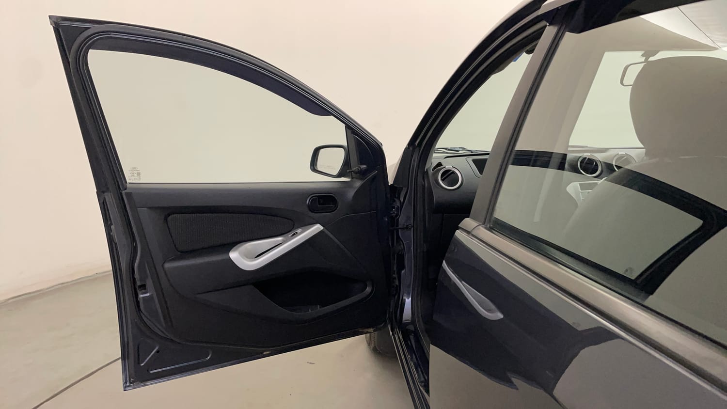 Used 2013 Ford Figo Duratec Petrol ZXI 1.2 Petrol Manual interior LEFT FRONT DOOR OPEN VIEW