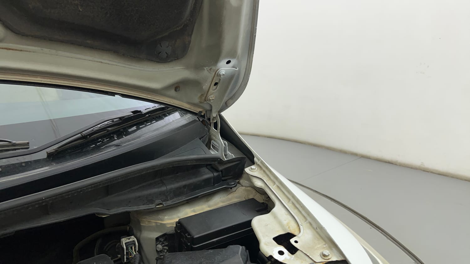 Used 2016 Honda Jazz V Petrol Petrol Manual engine ENGINE LEFT SIDE HINGE & APRON VIEW