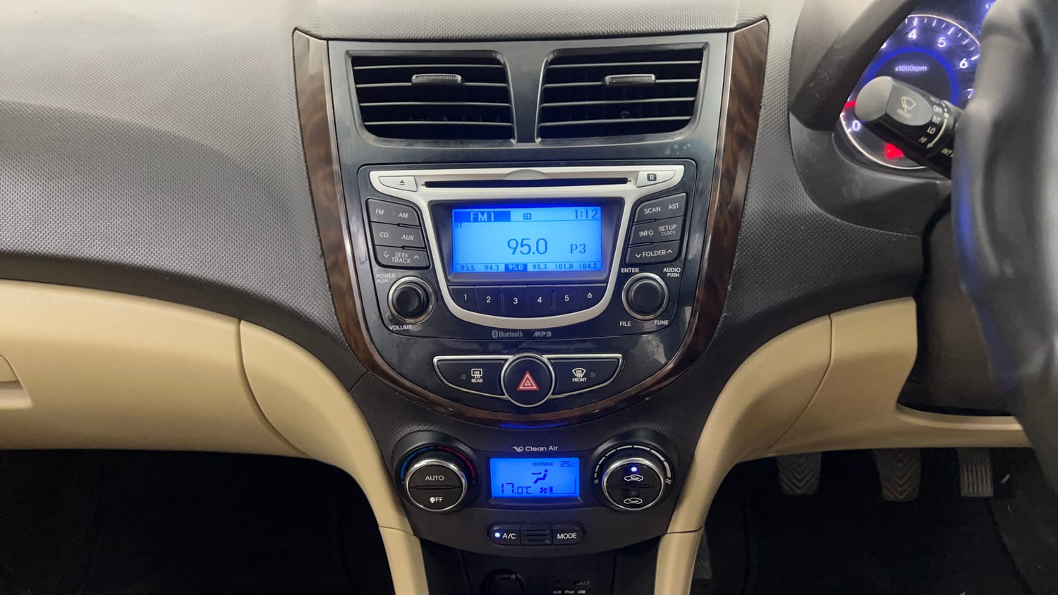 Used 2015 Hyundai Verna Fluidic 1.6 VTVT SX Petrol Manual interior MUSIC SYSTEM & AC CONTROL VIEW