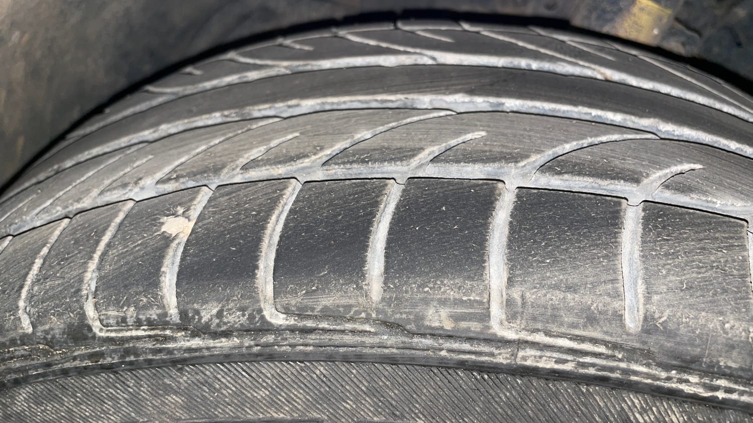 Used 2018 Ford EcoSport Titanium 1.5L TDCi Diesel Manual tyres LEFT FRONT TYRE TREAD VIEW