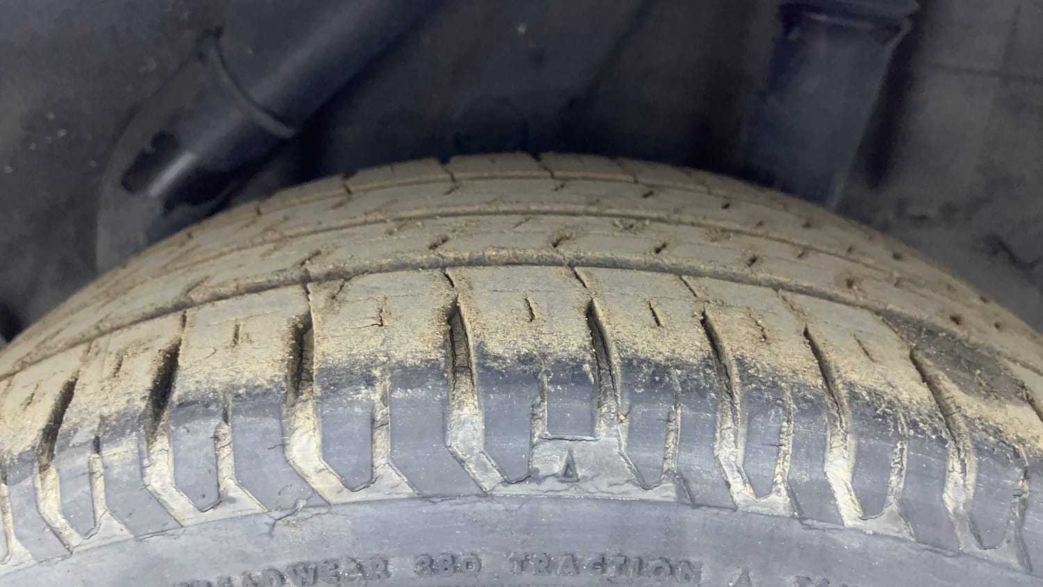 Used 2017 Hyundai Verna SX (O) 1.6 VTVT AT Petrol Automatic tyres LEFT REAR TYRE TREAD VIEW