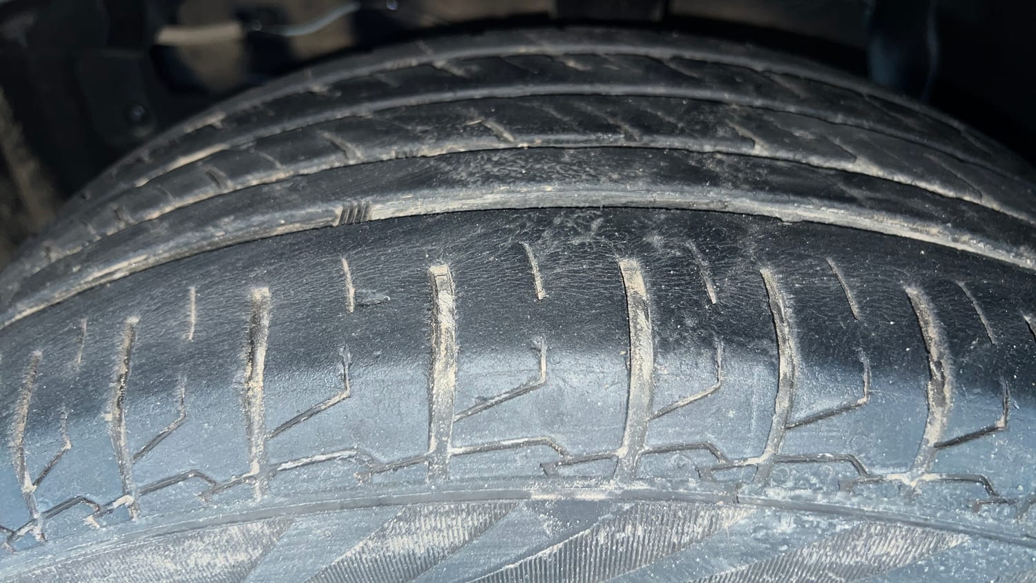 Used 2021 Maruti Suzuki S-Cross Zeta Petrol Manual tyres LEFT FRONT TYRE TREAD VIEW