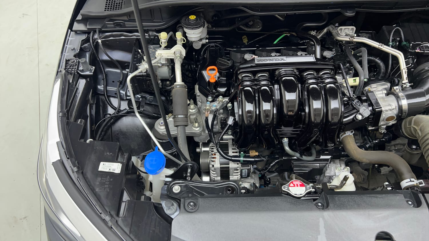 Used 2023 Honda City V Petrol MT Petrol Manual engine ENGINE RIGHT SIDE VIEW