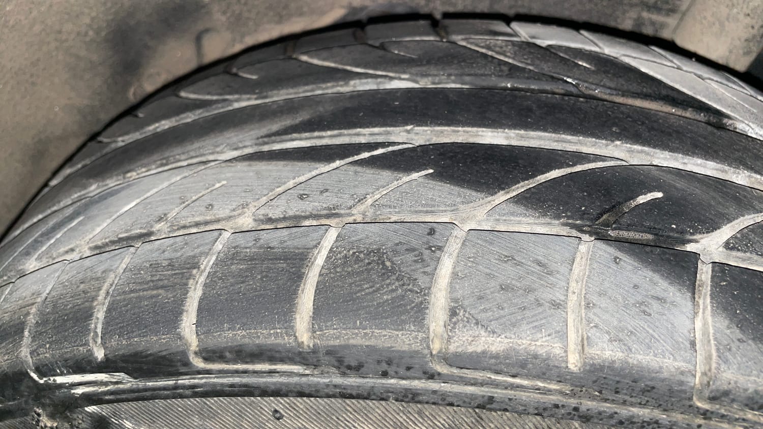 Used 2018 Ford EcoSport Titanium 1.5L TDCi Diesel Manual tyres LEFT REAR TYRE TREAD VIEW