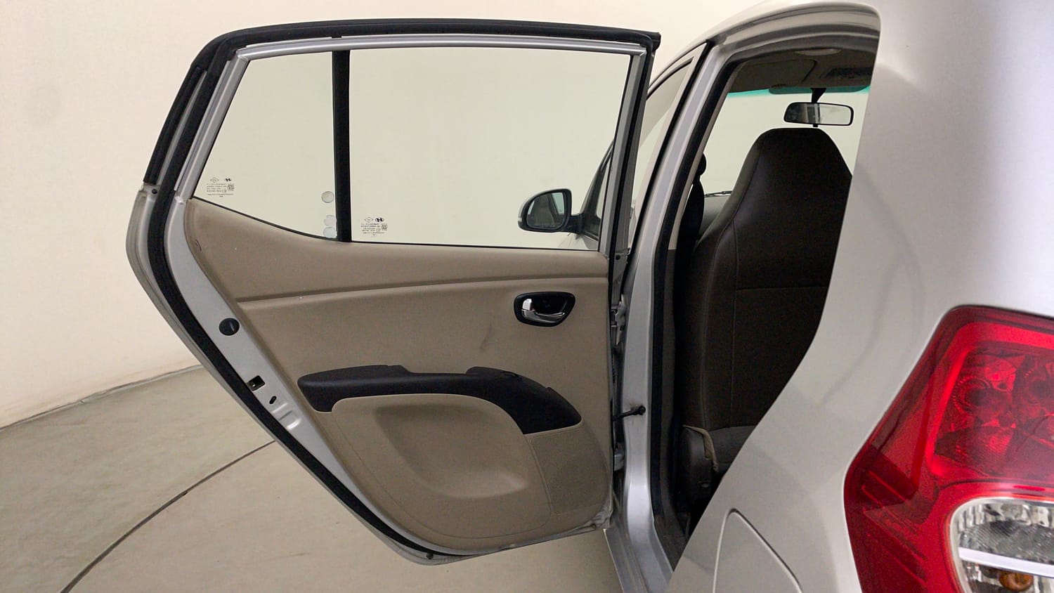 Used 2013 Hyundai i10 Magna 1.2 Kappa2 Petrol Manual interior LEFT REAR DOOR OPEN VIEW