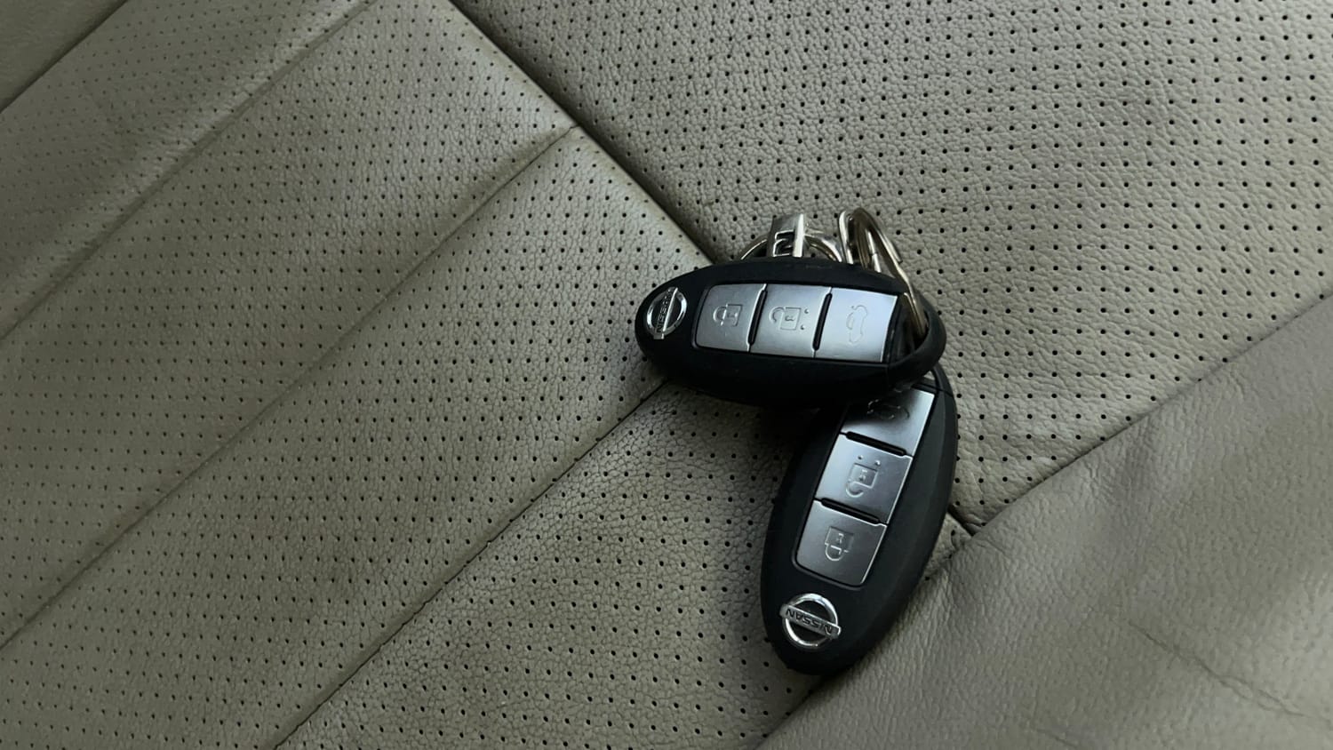Used 2018 Nissan Sunny XV CVT Petrol Automatic extra CAR KEY VIEW