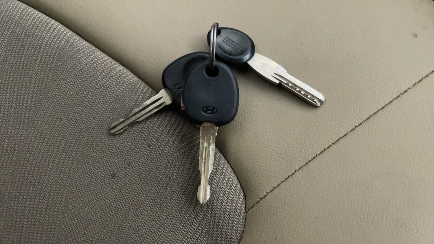 Used 2013 Hyundai i10 Magna 1.2 Kappa2 Petrol Manual extra CAR KEY VIEW