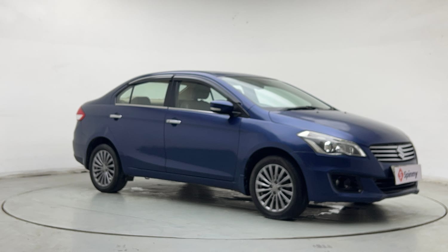 Used 2018 Maruti Suzuki Ciaz Alpha 1.4 MT Petrol Manual exterior RIGHT FRONT CORNER VIEW
