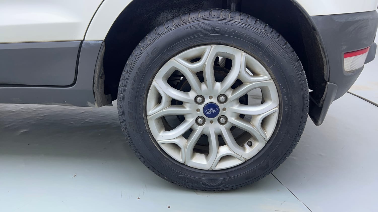 Used 2017 Ford EcoSport Titanium 1.5L Ti-VCT Petrol Manual tyres LEFT REAR TYRE RIM VIEW