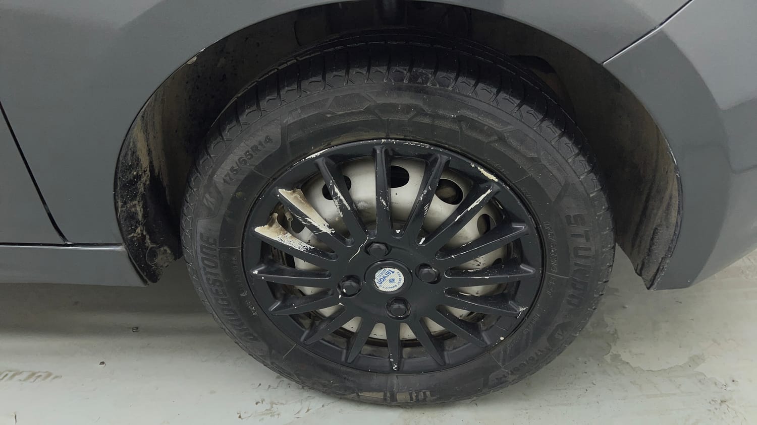 Used 2022 Tata Tiago XE Petrol Manual tyres RIGHT FRONT TYRE RIM VIEW