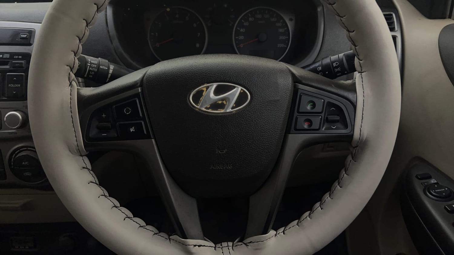Used 2014 Hyundai i20 Sportz 1.2 Petrol Manual top_features Airbags