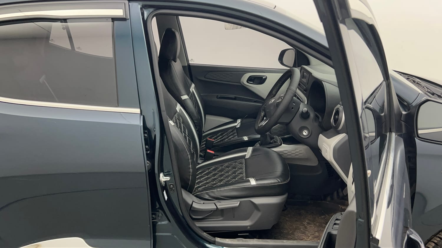 Used 2025 Hyundai Grand i10 Nios Magna 1.2 Kappa Petrol Manual interior RIGHT SIDE FRONT DOOR CABIN VIEW