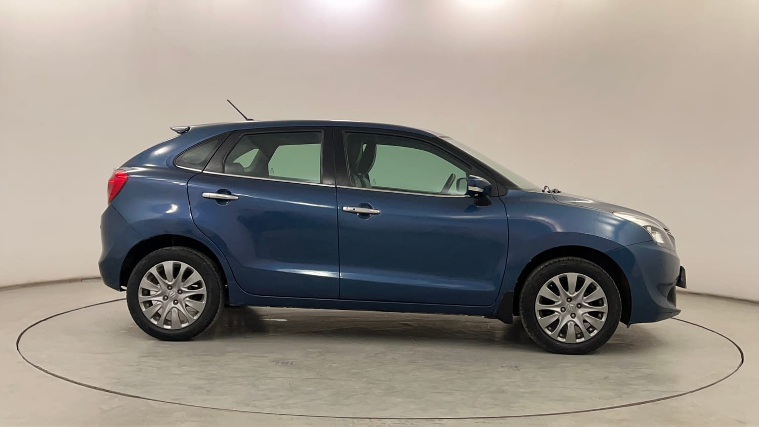 Used 2016 null Petrol Manual exterior RIGHT SIDE VIEW