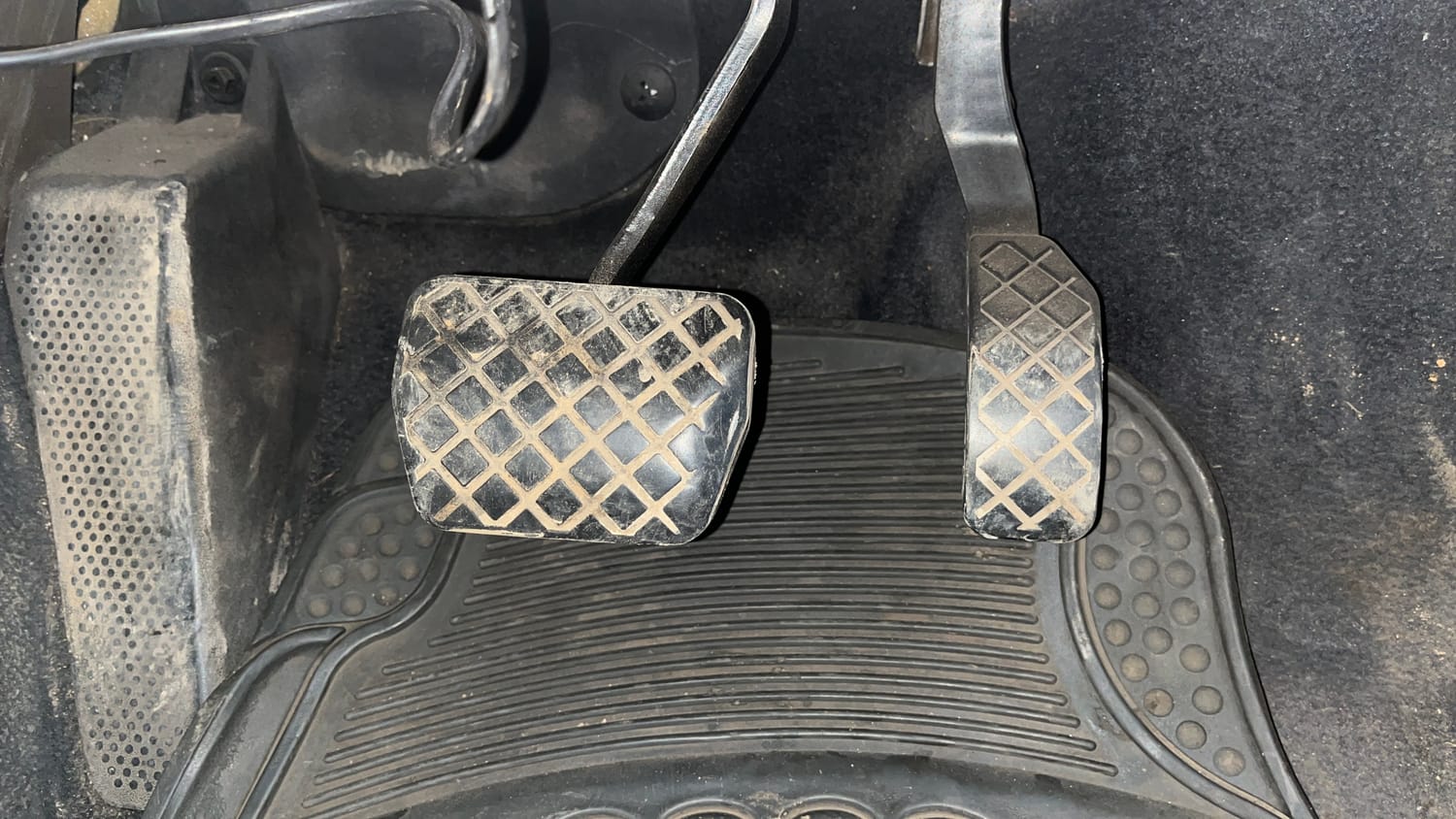Used 2016 Skoda Rapid 1.5 TDI CR Style Plus AT Diesel Automatic interior PEDALS VIEW
