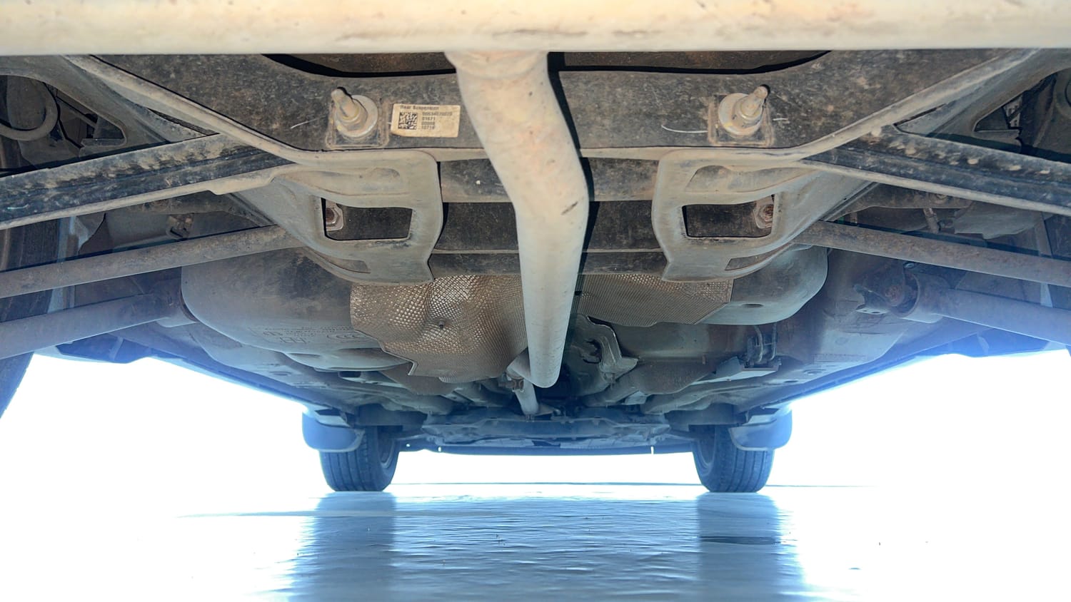 Used 2018 Jeep Compass Limited 1.4 Petrol AT Petrol Automatic extra REAR UNDERBODY VIEW (TAKEN FROM REAR)