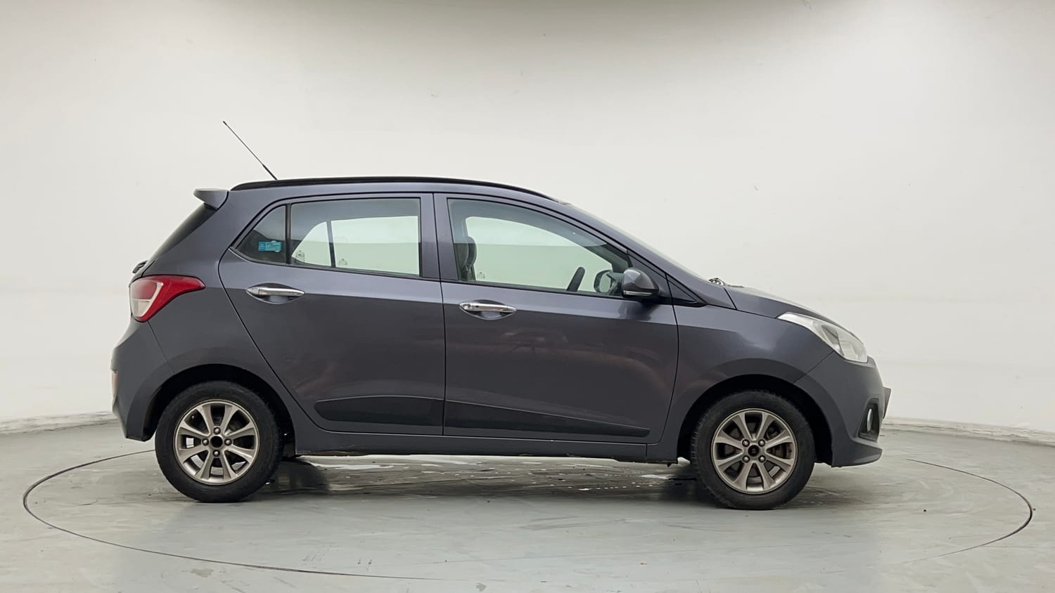 Used 2016 Hyundai Grand i10 Asta AT 1.2 Kappa VTVT (O) Petrol Automatic exterior RIGHT SIDE VIEW