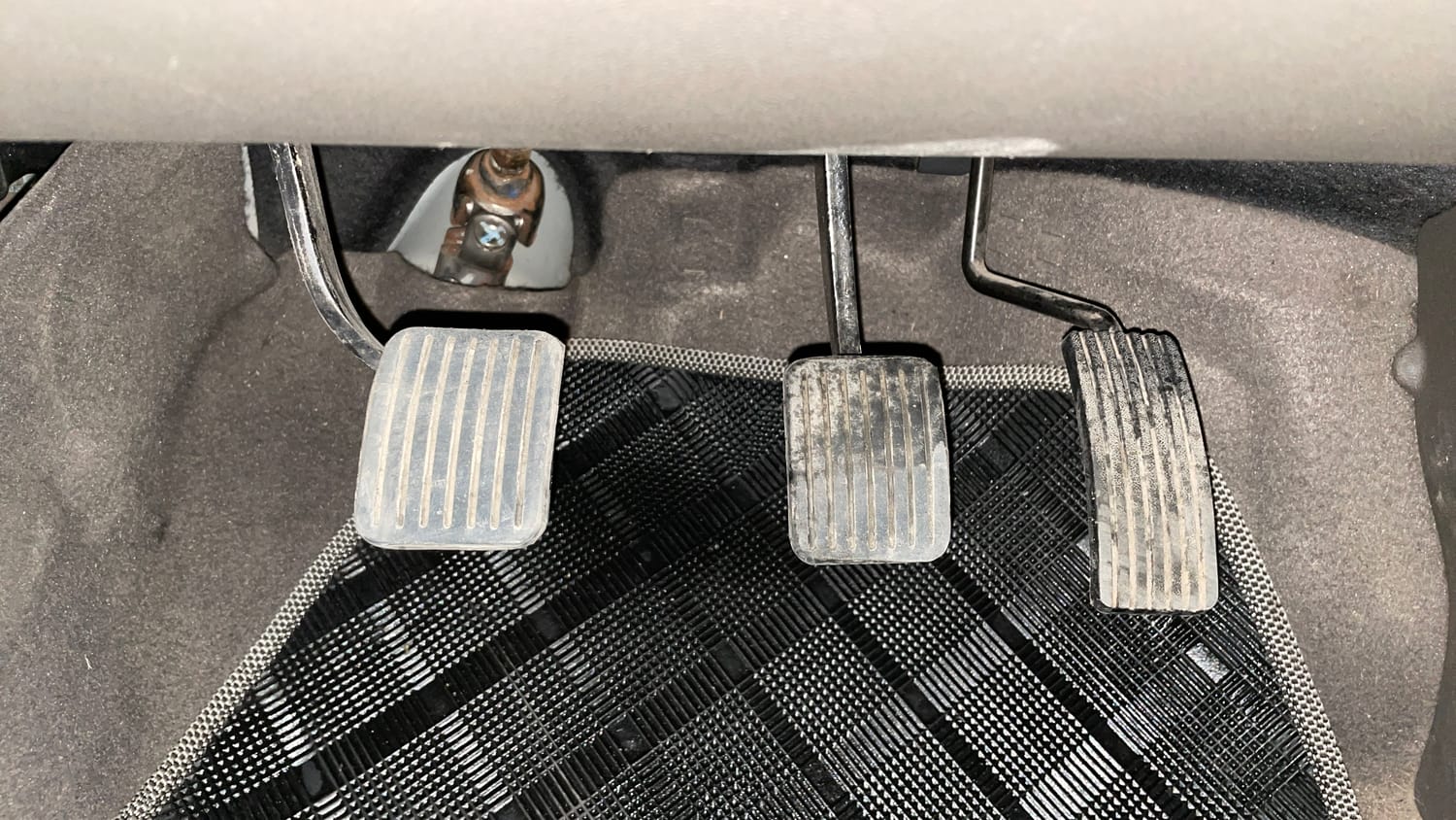Used 2013 Hyundai i10 Magna 1.2 Kappa2 Petrol Manual interior PEDALS VIEW