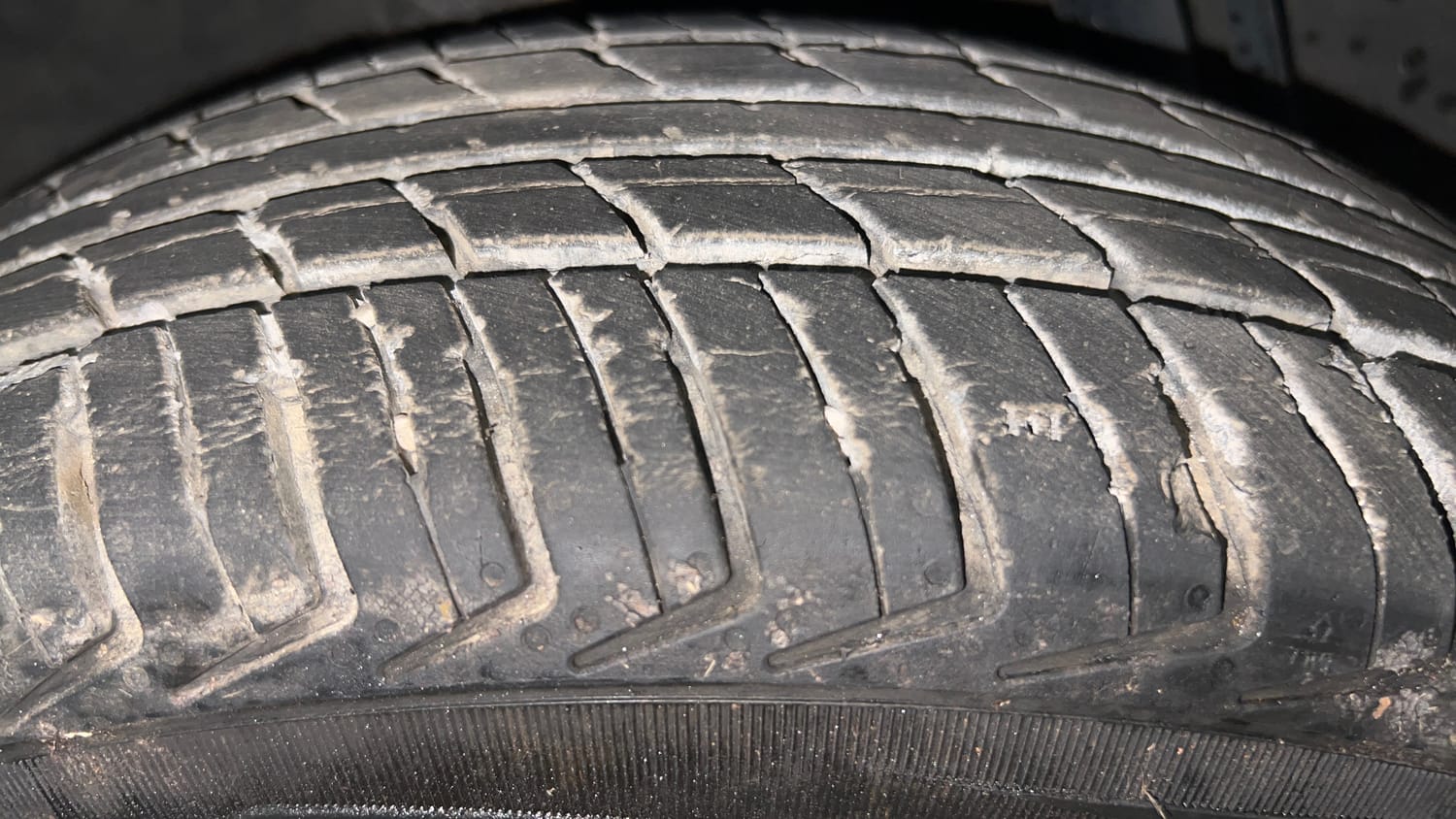 Used 2016 Renault Kwid RXT Petrol Manual tyres RIGHT REAR TYRE TREAD VIEW