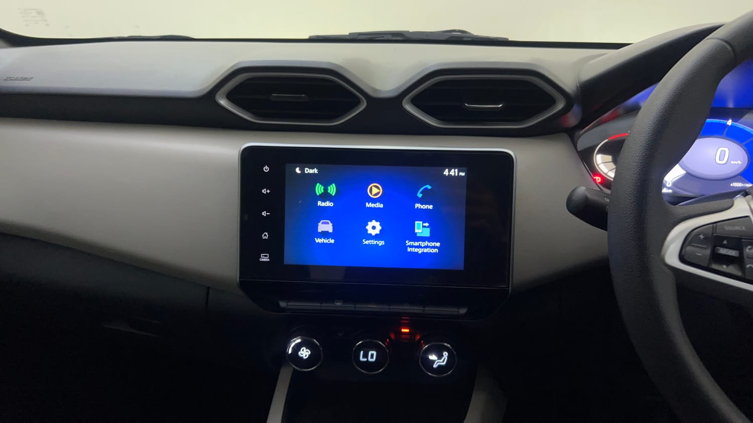 Used 2023 Nissan Magnite XV Petrol Manual top_features Integrated (in-dash) music system