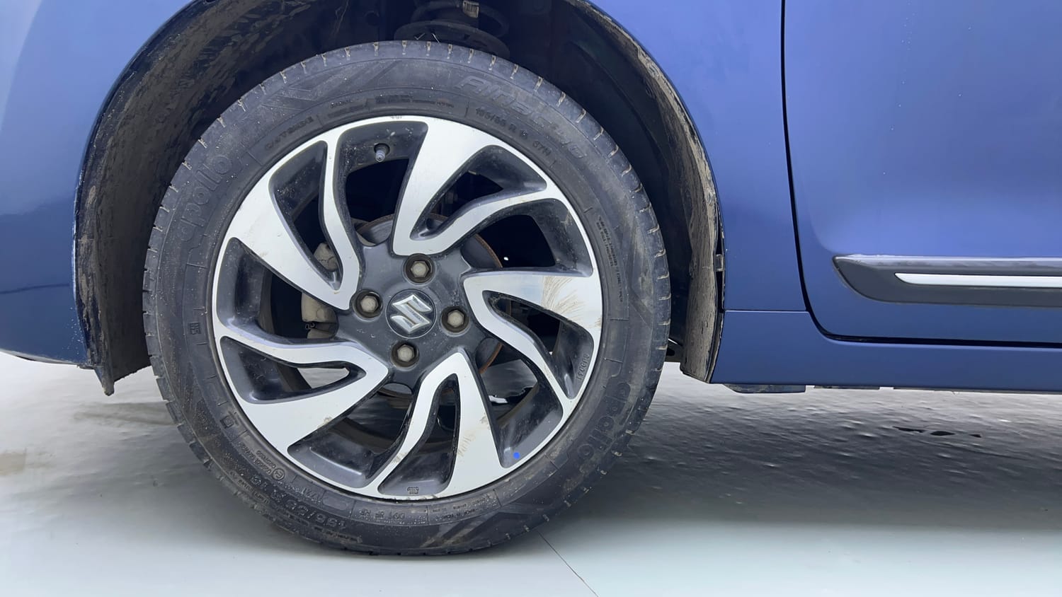 Used 2021 Maruti Suzuki Baleno Zeta Petrol Manual tyres LEFT FRONT TYRE RIM VIEW