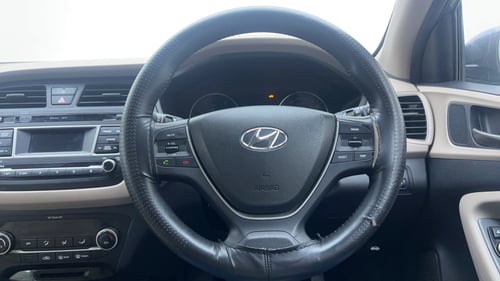 Used 2016 Hyundai Elite i20 Sportz 1.2 Petrol Manual top_features Steering mounted controls