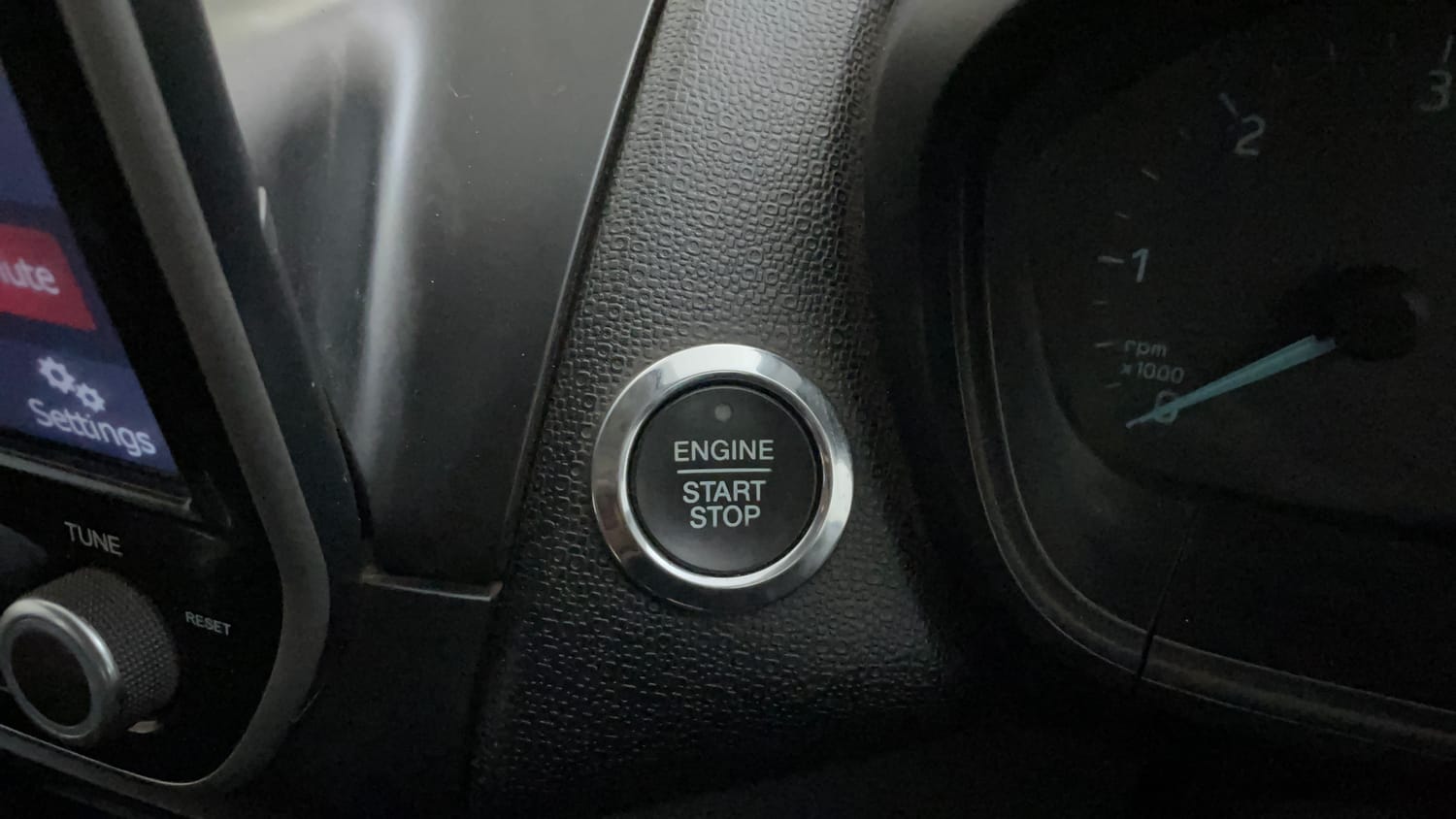 Used 2018 Ford EcoSport Titanium 1.5L TDCi Diesel Manual top_features Keyless start