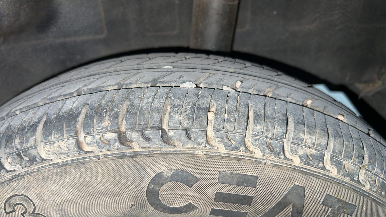 Used 2018 Datsun Redi-GO S 1.0 AMT Petrol Automatic tyres LEFT REAR TYRE TREAD VIEW