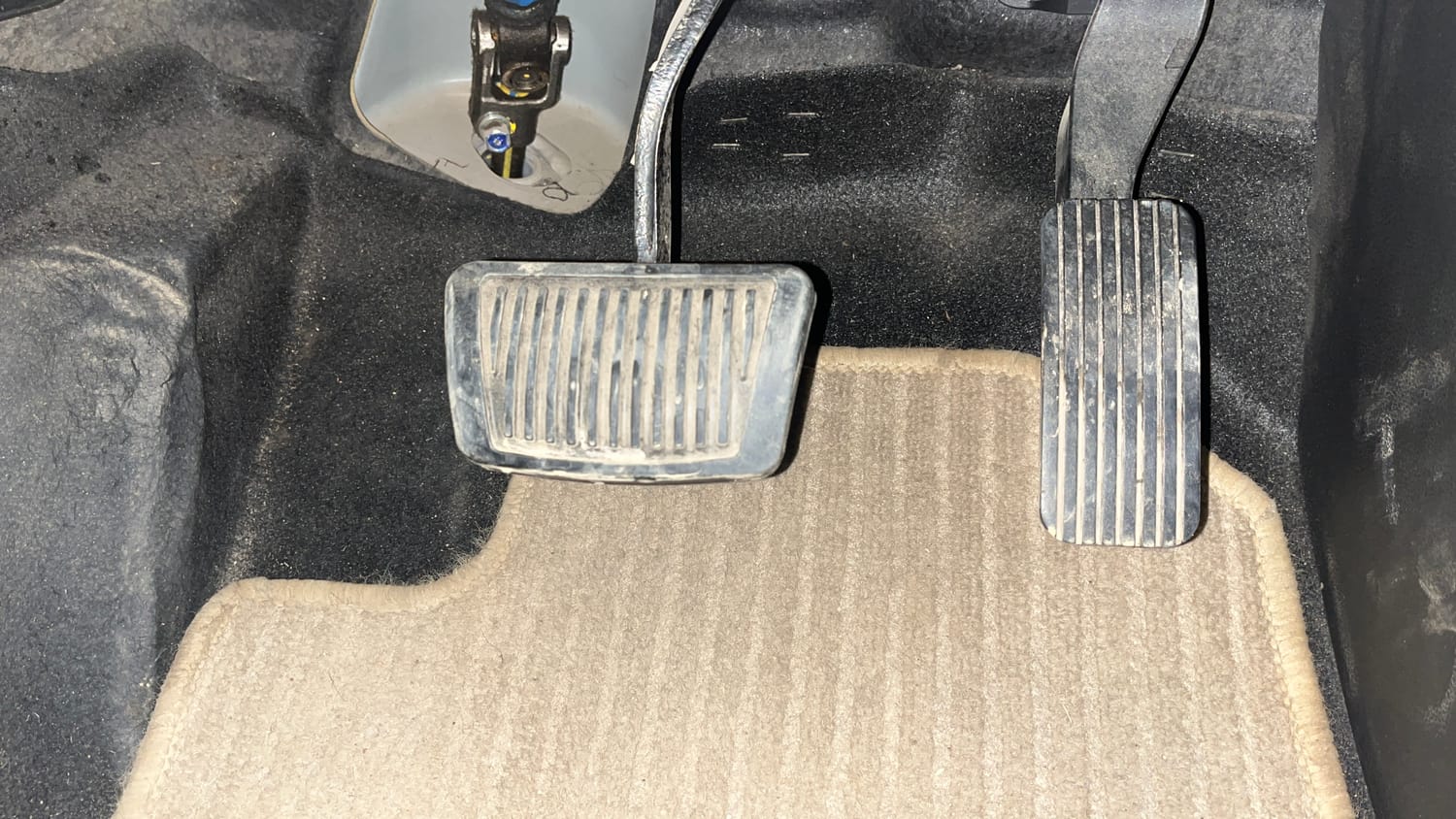 Used 2017 Hyundai Verna SX (O) 1.6 VTVT AT Petrol Automatic interior PEDALS VIEW