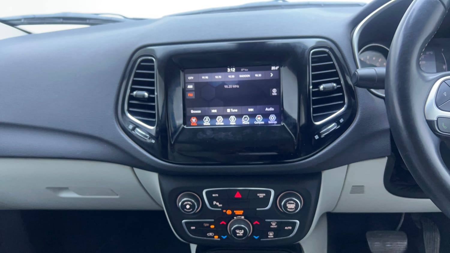Used 2018 Jeep Compass Limited 1.4 Petrol AT Petrol Automatic interior MUSIC SYSTEM & AC CONTROL VIEW