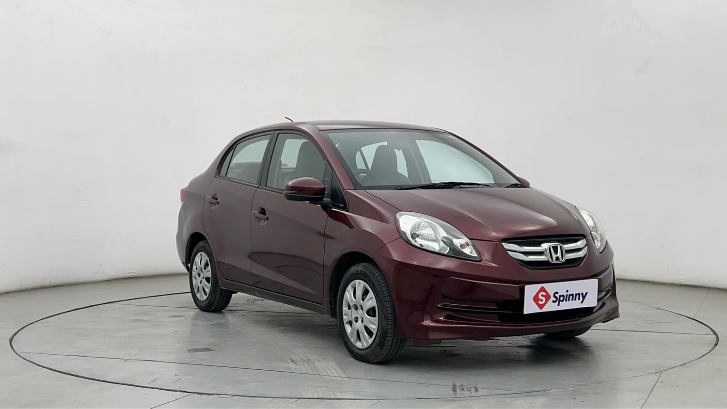 Used 2015 Honda Amaze 1.2 S i-VTEC Petrol Manual exterior RIGHT FRONT CORNER VIEW