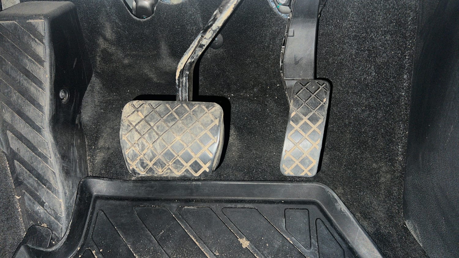 Used 2025 Volkswagen Taigun Topline 1.0 TSI AT Petrol Automatic interior PEDALS VIEW