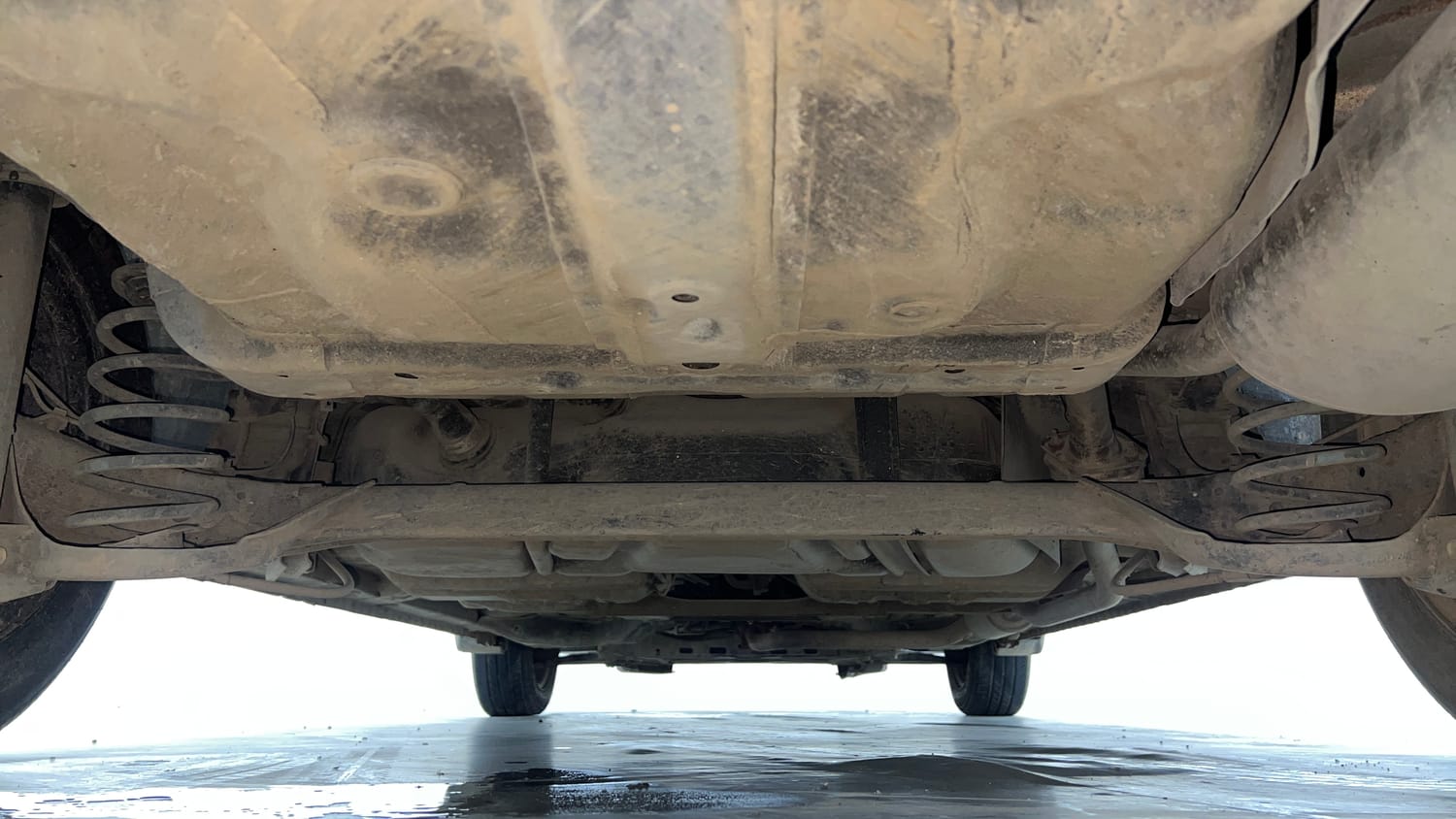 Used 2016 Honda City SV CVT Petrol Automatic extra REAR UNDERBODY VIEW (TAKEN FROM REAR)