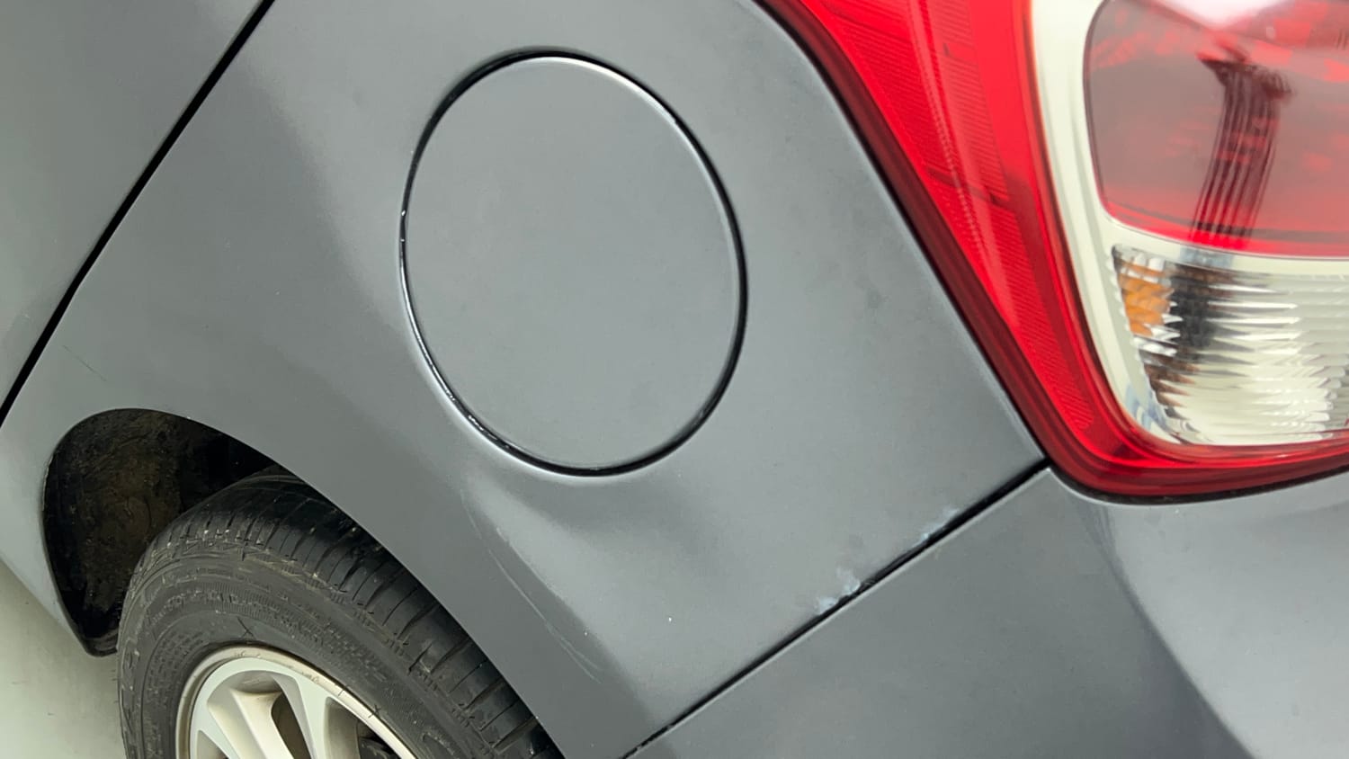 Used 2016 Hyundai Grand i10 Asta AT 1.2 Kappa VTVT (O) Petrol Automatic dents MINOR SCRATCH